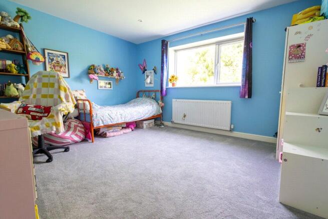 3 bed Detached for sale Image 9