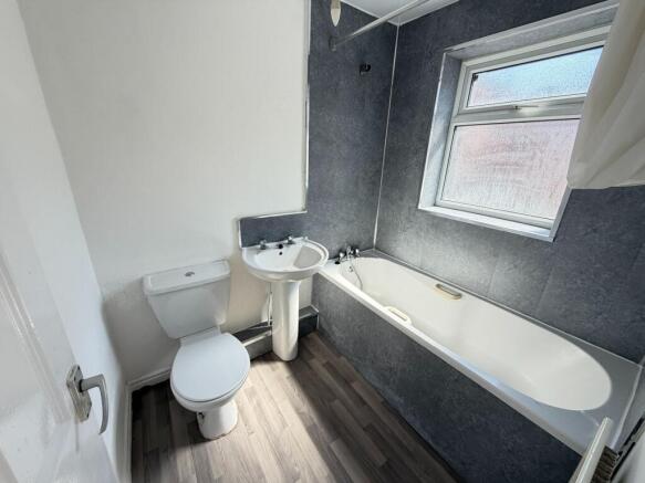 3 bed Terraced to rent Image 4
