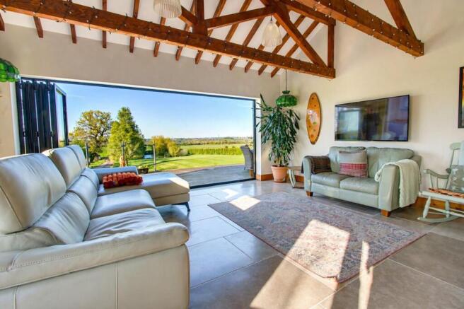 Sitting bi folds.jpg