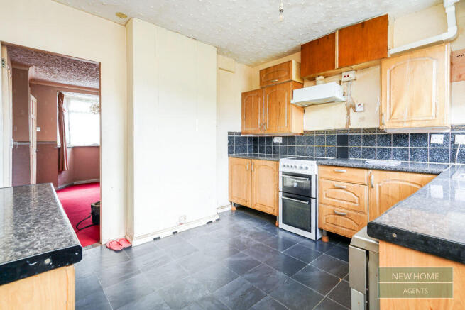 4 bed Semi-Detached for sale Image 3