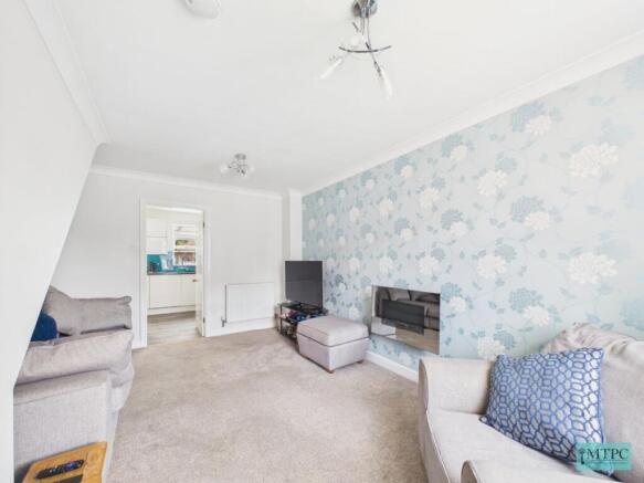 3 bed Semi-Detached to rent Image 10