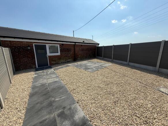 1 bed Bungalow to rent Image 8