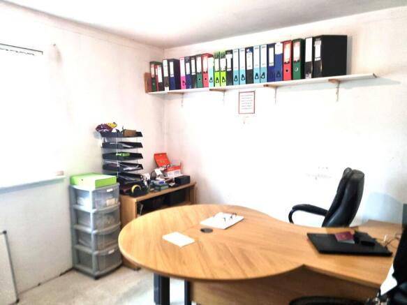 Photo 3