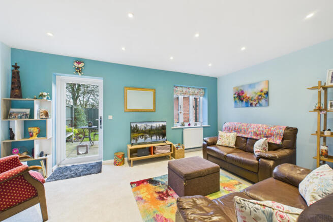 CAM05449G0-PR0042-STILL001