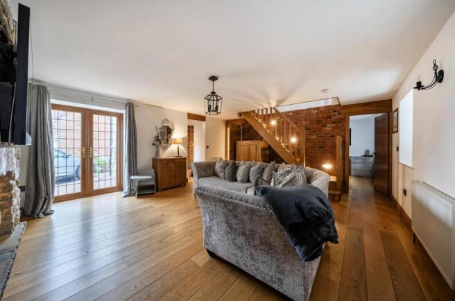 5 bed Detached for sale Image 9