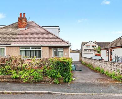 7 Bierley Hall Grove, Bradford, BD4 6DH