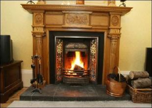 LOUNGE FIREPLACE