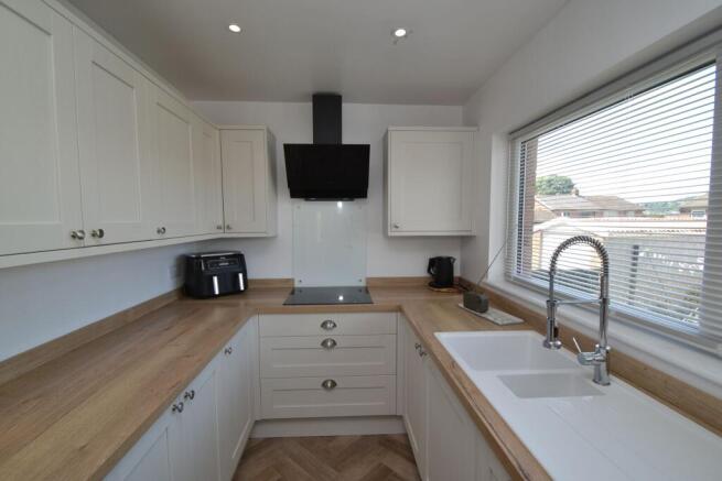 3 bed Semi-Detached for sale Image 7