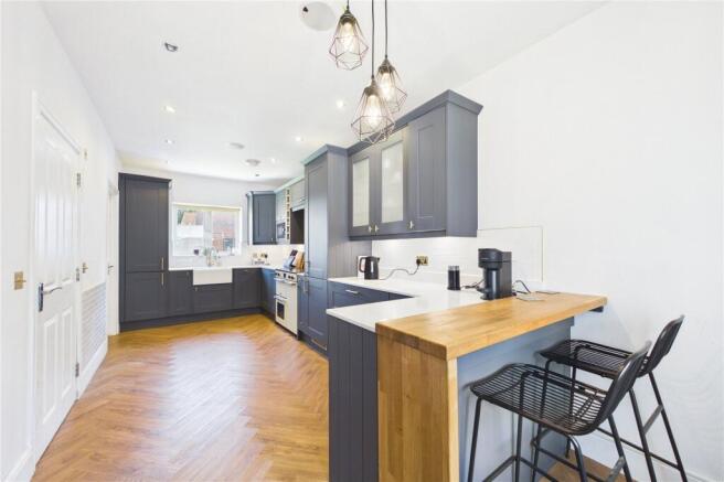 Kitchen B'fast Room