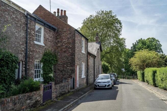 2 bed Terraced for sale Image 5