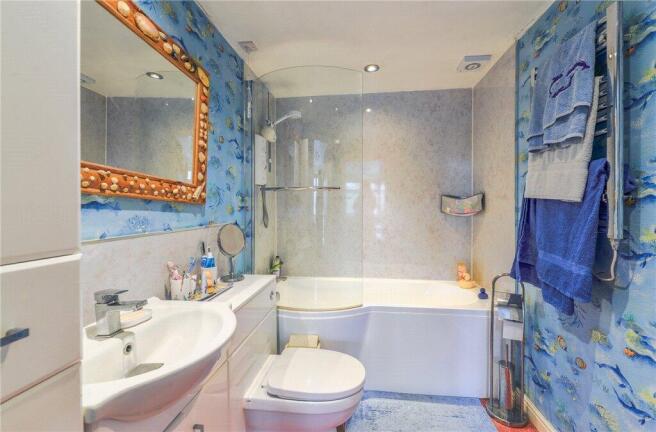 4 bed Detached for sale Image 11