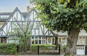 14, Princes Gardens, London W3 0LG