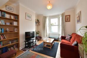 37, Carnarvon Road, London E10 6DW