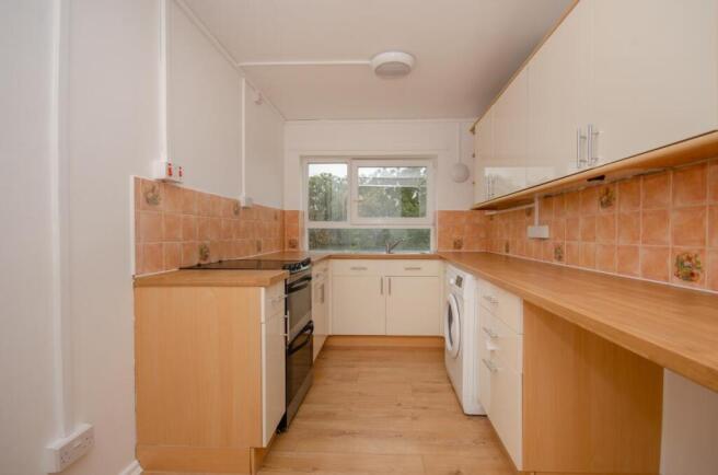 Kitchen pic 2.jpg