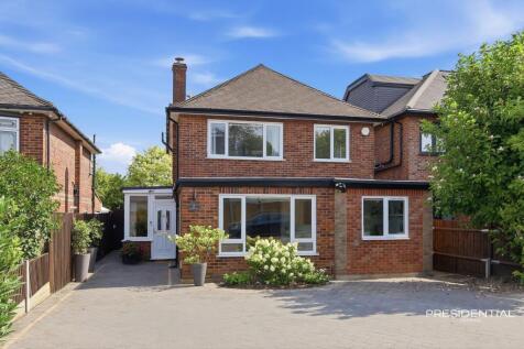 New Barns Way, Chigwell, IG7