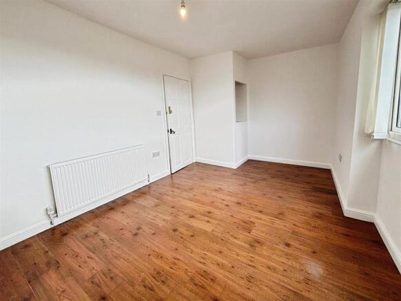 2 bed Semi-Detached for sale Image 8