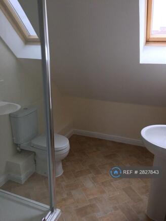 Very Large Double Bedroom & Ensuite Bathroom £775