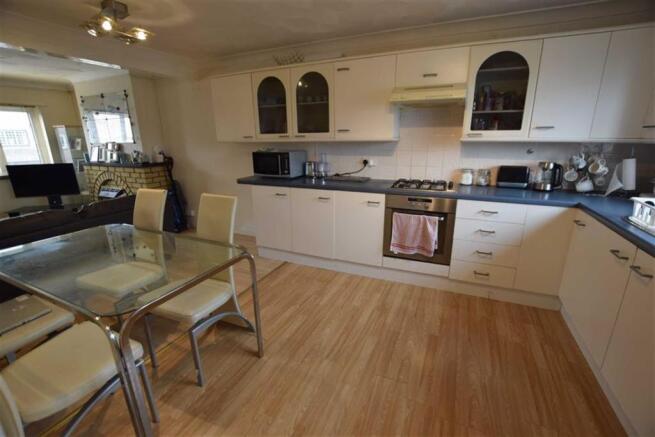Open plan lounge/kitchen