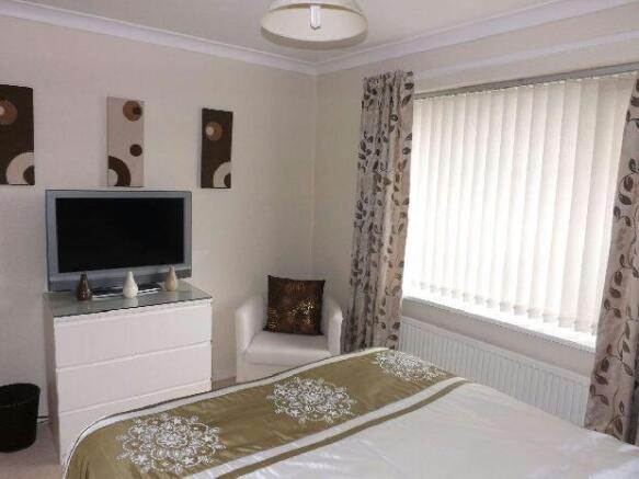 Bedroom 2 Pic 2