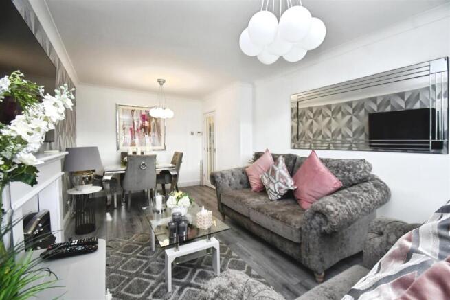 2 bed Semi-Detached Bungalow for sale Image 7