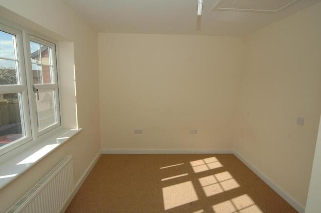 2 bed End of Terrace to rent Image 4