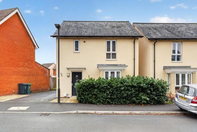 3-bed detached on Armstrong Road, Stoke Orchard, Cheltenham, £380,000