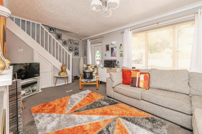3 bed Semi-Detached for sale Image 3