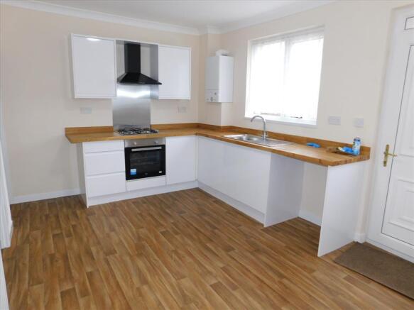 KITCHEN/DINING ROOM