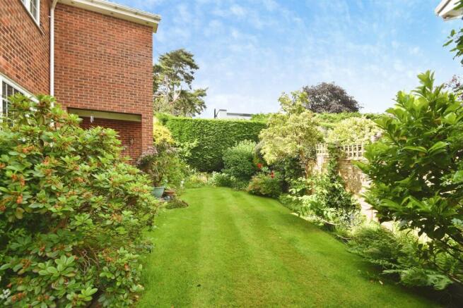 4 bed Detached for sale Image 4