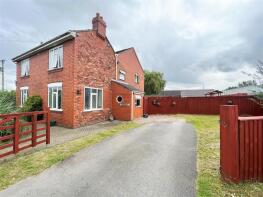 Slipper Bridge House, Main Road, Goole DN14 7XL