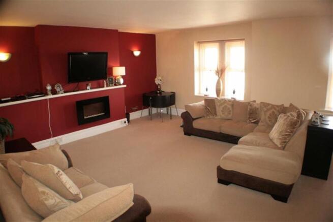 LOUNGE:
