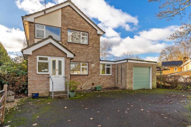 3-bed detached on Dean Lane, Winchester SO22, £695,000
