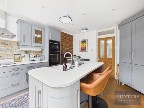 Kitchen / Dining Area