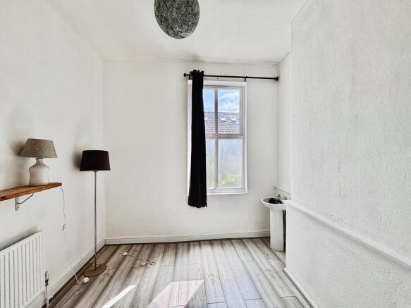 5 bed Terraced for sale Image 12