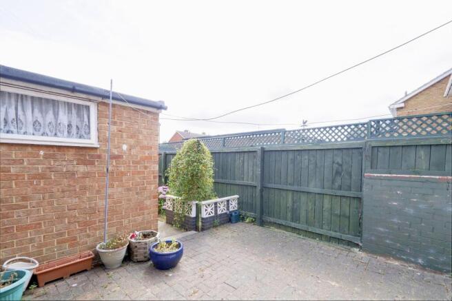 3 bed Terraced for sale Image 11