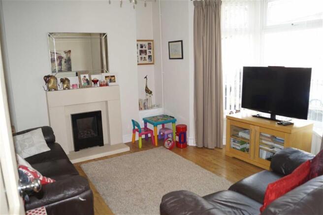 FRONT SITTING ROOM