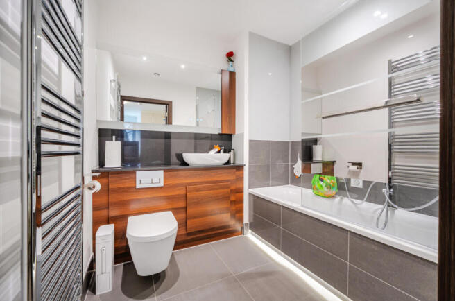 1401239-1-6978b64...