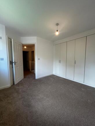 4 bed Detached to rent Image 9