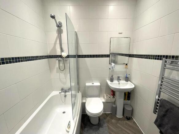 Bathroom.JPG