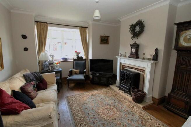 Lounge/Dining Room