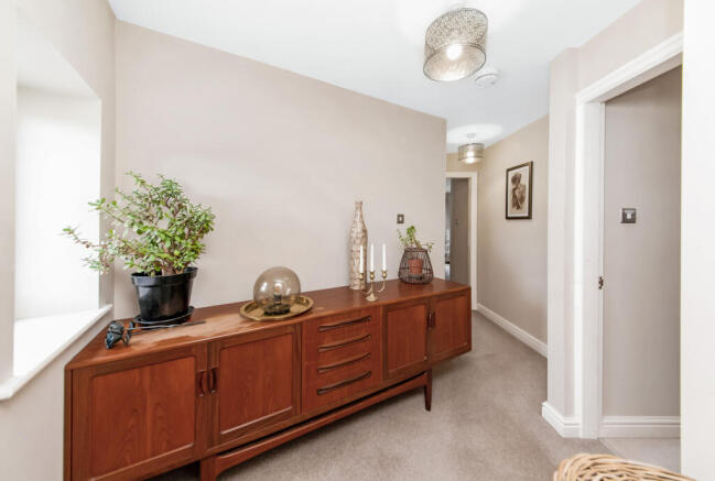 5 bed Detached for sale Image 11