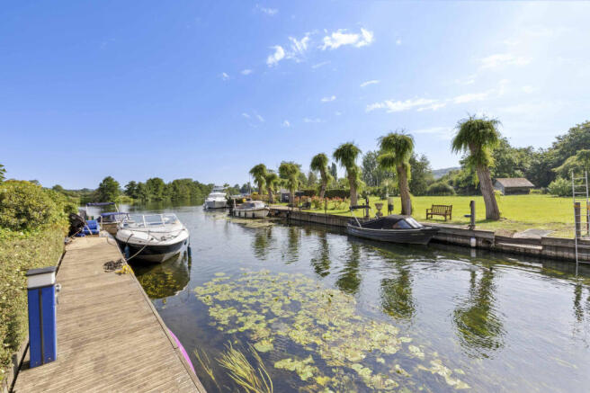 43 Temple Mill Island, SL7 1SQ (LOW RES)-9