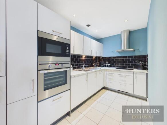 3 bed Apartment for sale Image 6