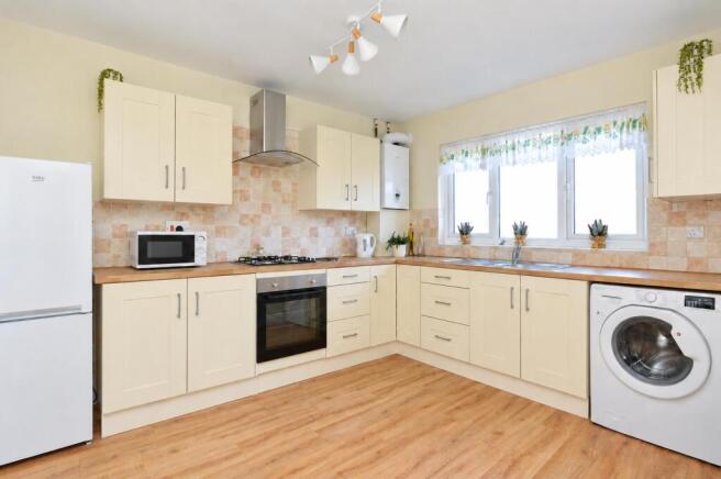 Kitchen1.jpg