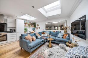 20a Bungalow House, Crescent Road, Hornsey, London N8 8AX
