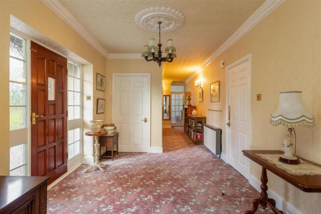 4 bed House for sale Image 12