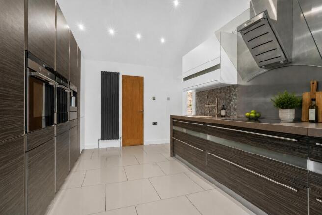2 bed Detached for sale Image 7