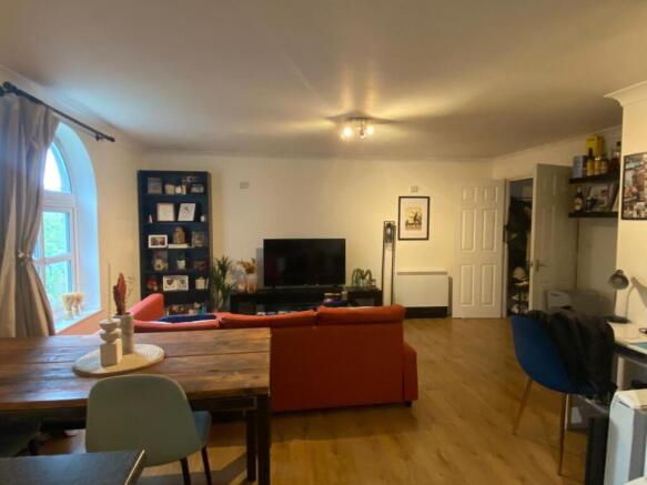 Lounge dining room .jpg