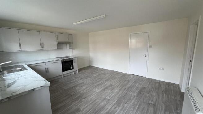 Kitchen 3 .jpg
