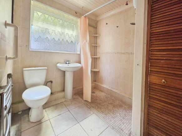 2 bed Bungalow for sale Image 11